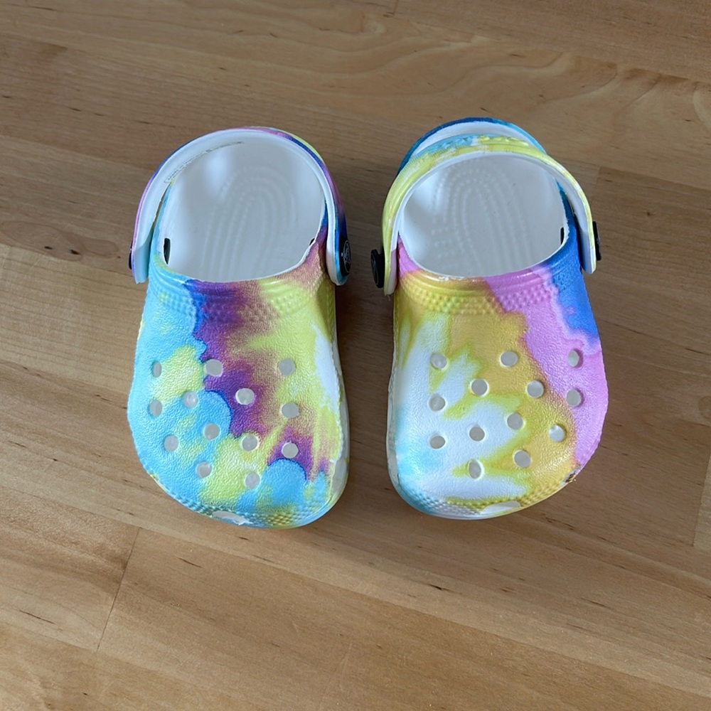 NEW baby Crocs